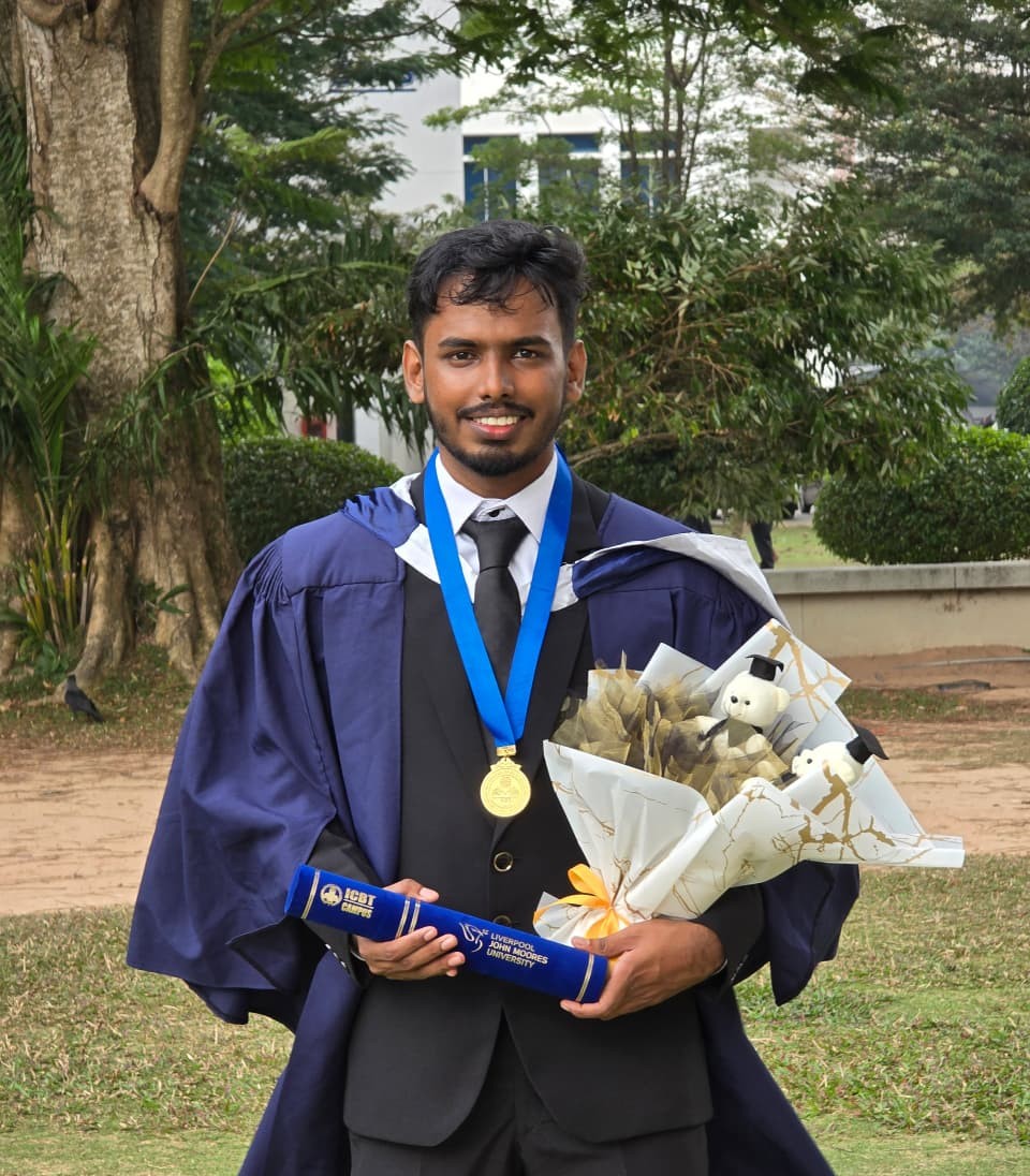 Himalsha Jayamal Rathnayaka in graduation attire